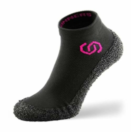 Skinners | Unisex Minimalistische Barfußschuhe für Damen & Herren | Minimalist Barefoot Socks/Shoes for Men & Women | Schwarz pinkes Logo, XL - 1